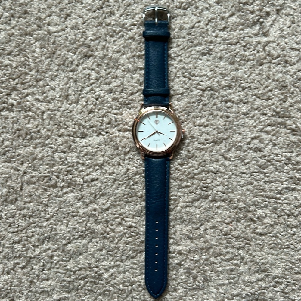 DF women’s adjustable wristwatch navy‎ blue band rose gold bezel never worn